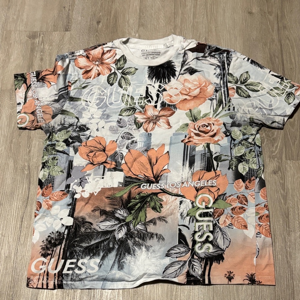 Guess Men's Tropical‎ Floral Tee - Multicolor